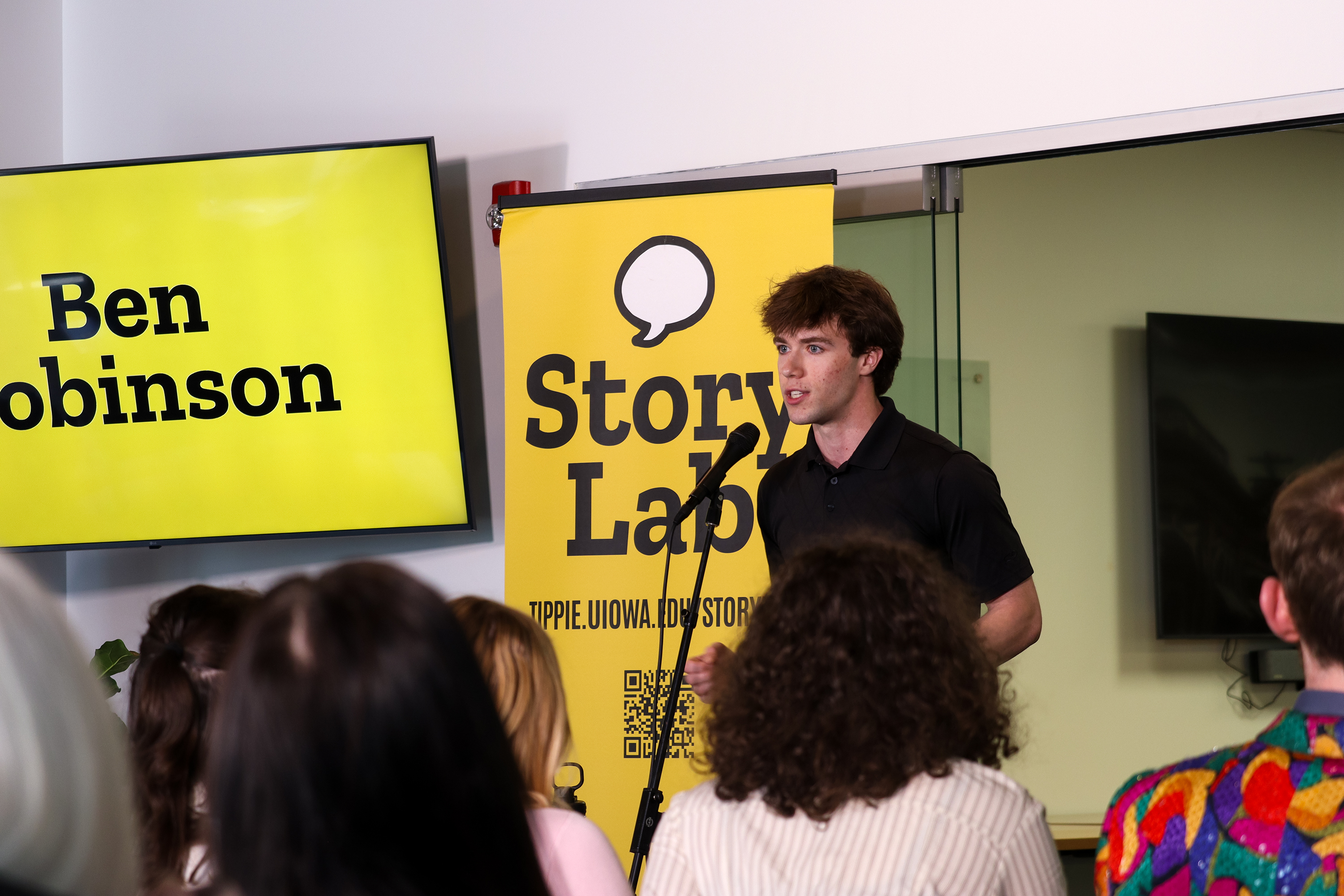 Ben presenting at Story Lab